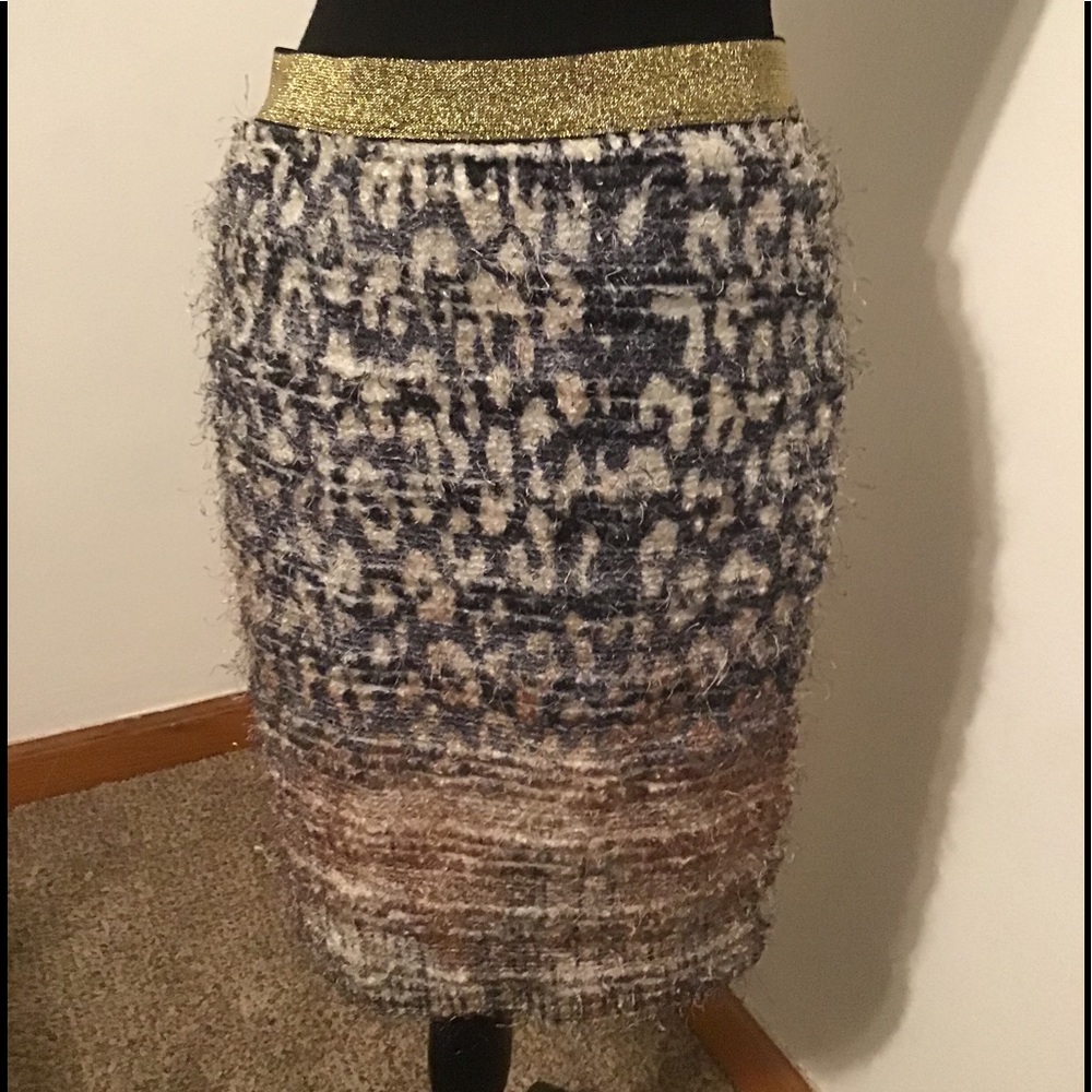 Cute festive skirt with elastic golden waistband